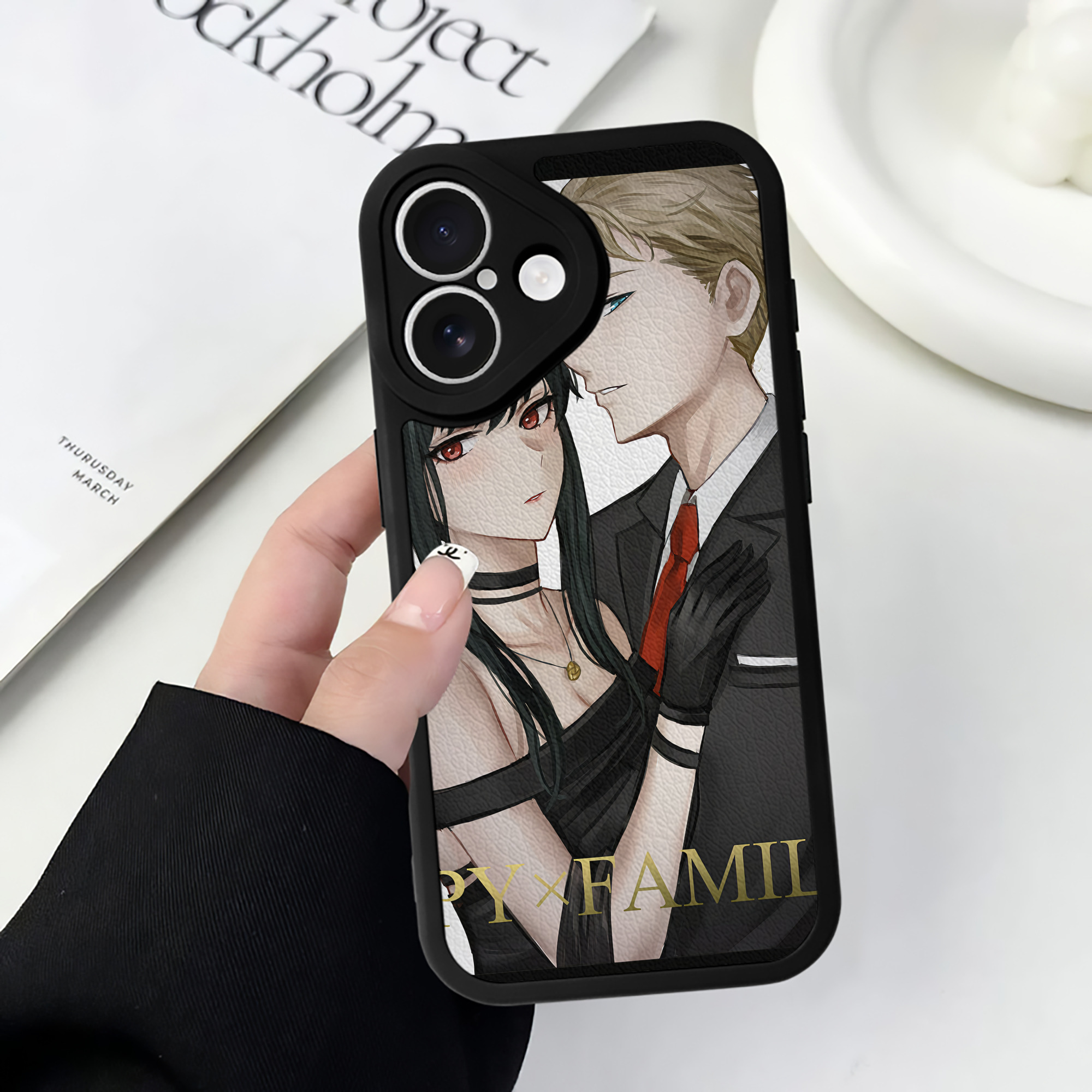 （画像用） SPY×FAMILY间谍家家酒 【iPhone 16シリーズ対応】シリコンスマホケース（レザー調） 材質：シリコン